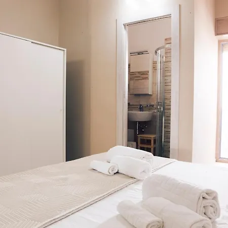 Nacalui Nocleg ze śniadaniem 3*